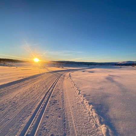 Delikat Hytte Omgitt Av Hallingdals Vakre Fjell Al Bagian luar foto